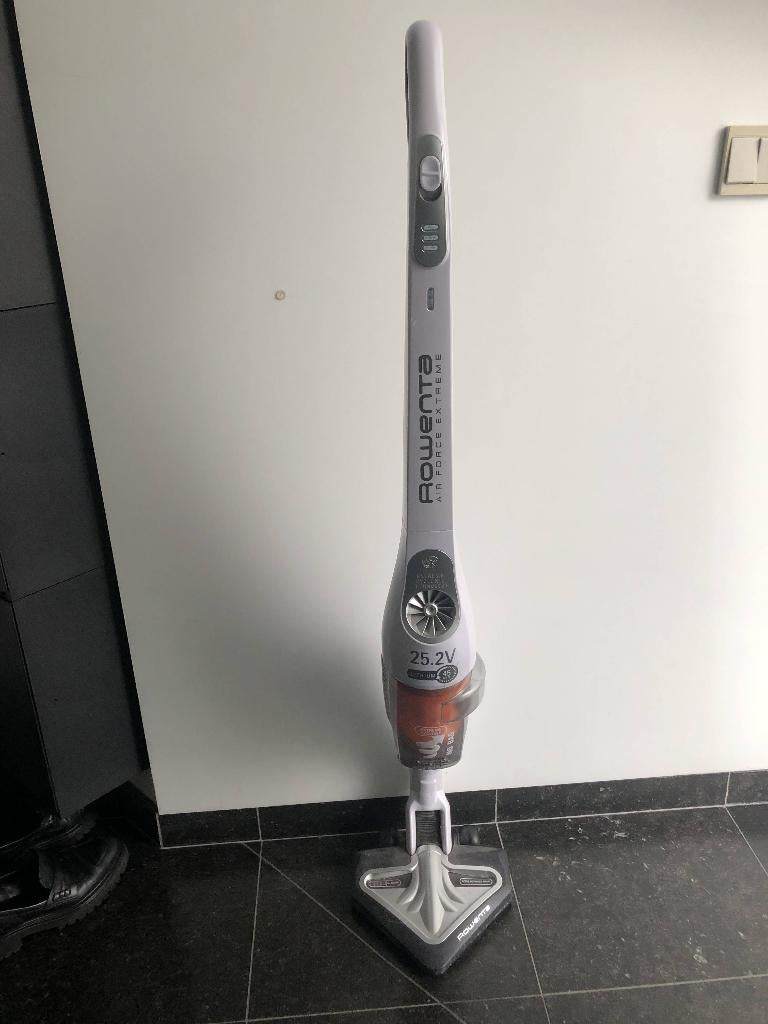 Rowenta AIR FORCE STEELSTOFZUIGER RH8827WO, Electroménager, Enlèvement ou Envoi, Utilisé, Réservoir, Moins de 1 200 watts
