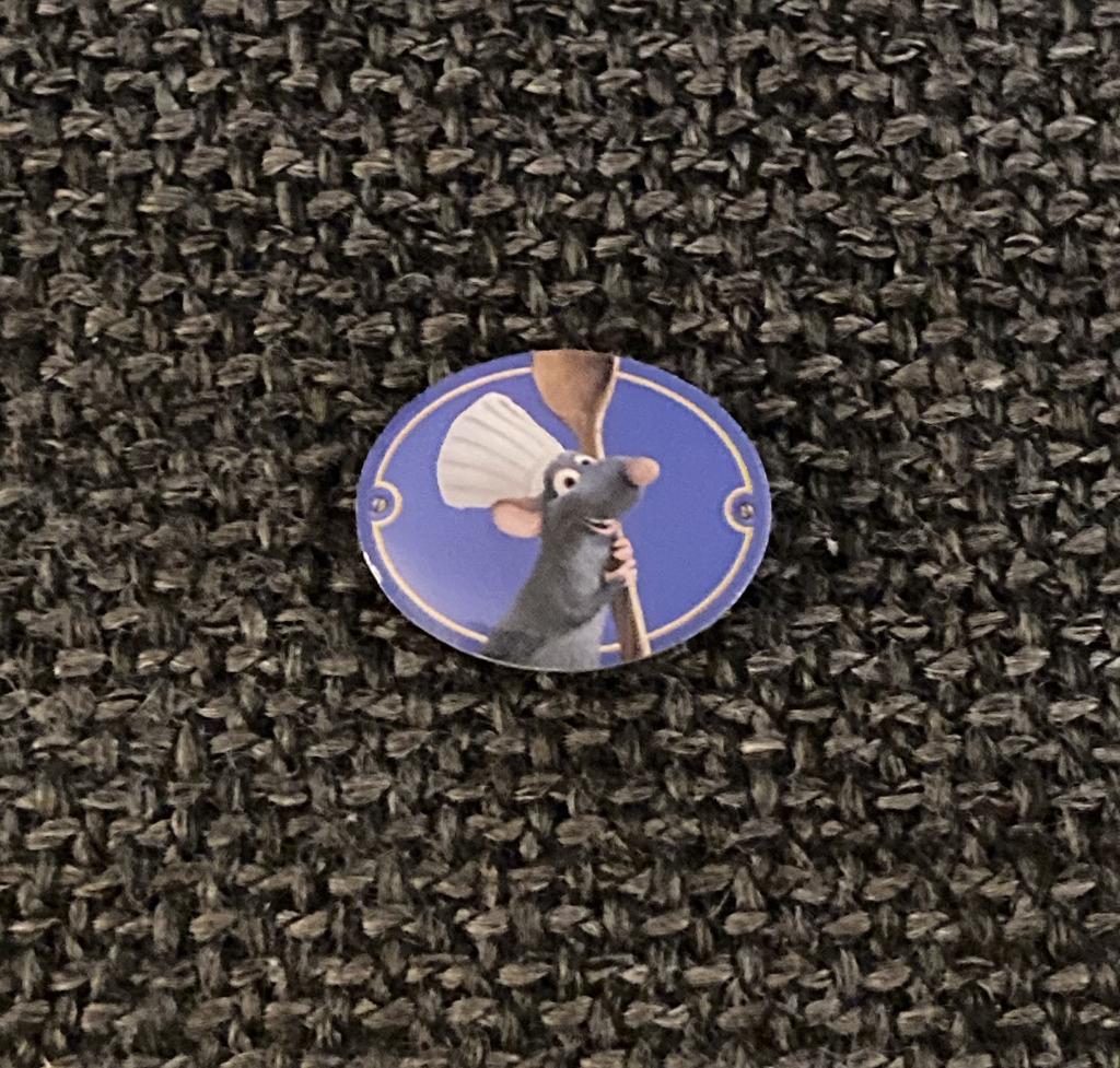 PIN - DISNEY - RATATOUILLE, Verzamelen, Verzenden, Zo goed als nieuw, Figuurtje, Speldje of Pin