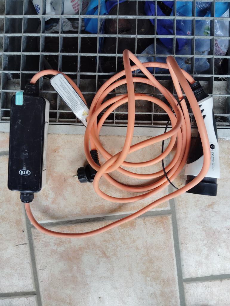 vend cable de recharge Kia domestique pour hybride et élèctr, Enlèvement ou Envoi, Neuf, Câble de charge