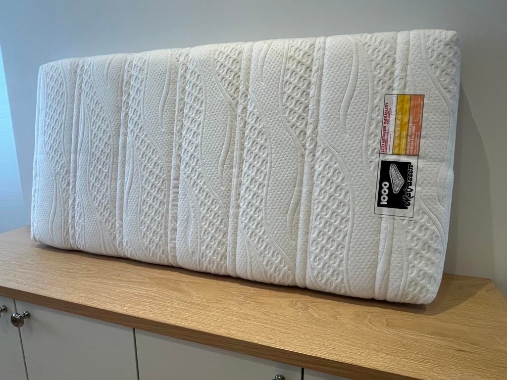 Luxe kindermatras - ademend materiaal - nieuw ca €120, Ophalen, Zo goed als nieuw, 120 cm, Matras