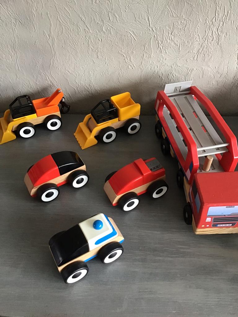 Houten auto’s, Kinderen en Baby's, Speelgoed |Speelgoedvoertuigen, Ophalen of Verzenden, Zo goed als nieuw