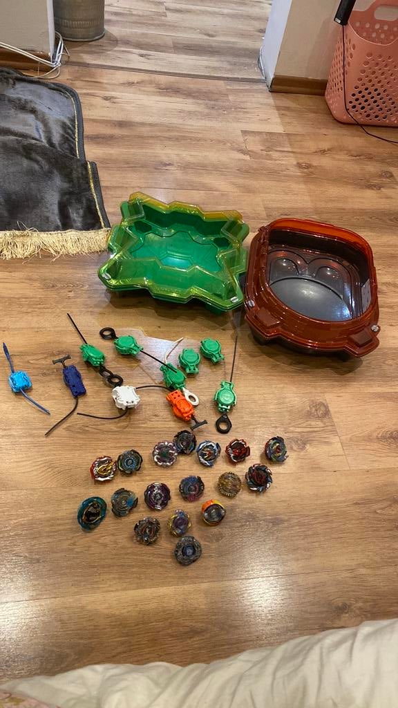 toupie beyblade burst hasbro, Enlèvement, Comme neuf