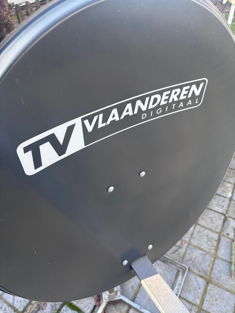 Satellite set, Ophalen, Zo goed als nieuw, (Schotel)antenne, Overige merken