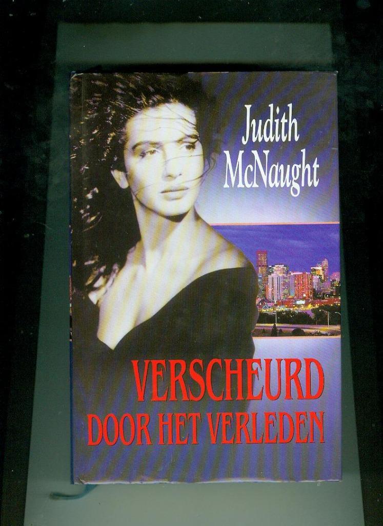 Verscheurd door het verleden judith macnaught, Boeken, Ophalen of Verzenden, Zo goed als nieuw