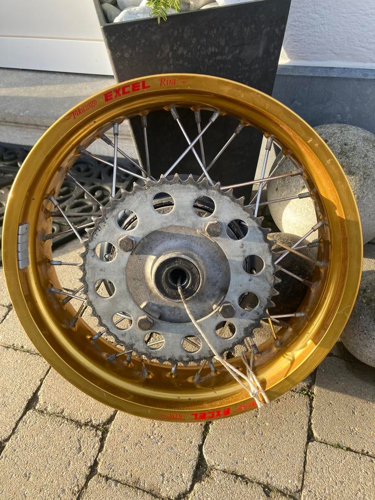 Supermotard velgen, Motoren, Ophalen