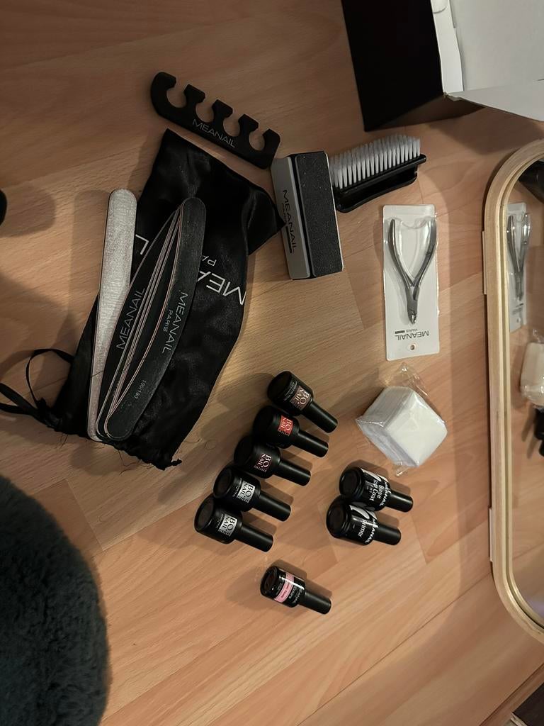 Nagelset met lamp te koop, Ophalen of Verzenden