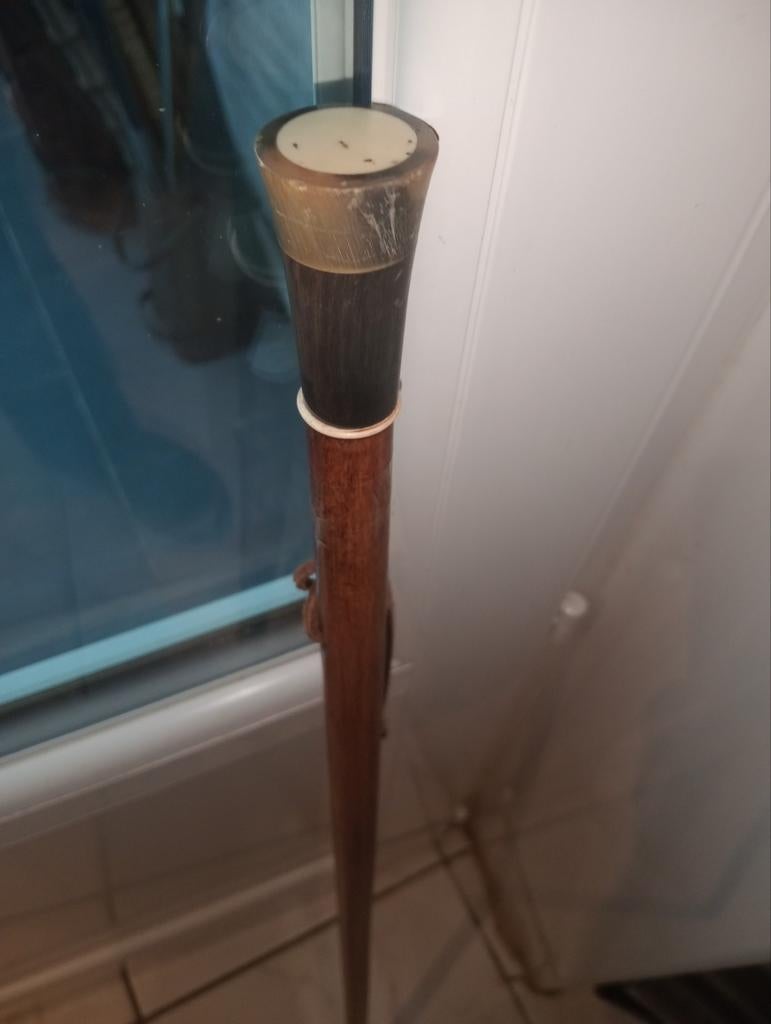 Antieke wandelstok met hoornpommel