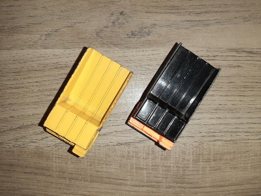 2x Matchbox Faun Dump Truck, Hobby en Vrije tijd, Modelauto's | Overige schalen, Gebruikt, Bus of Vrachtwagen, Ophalen of Verzenden