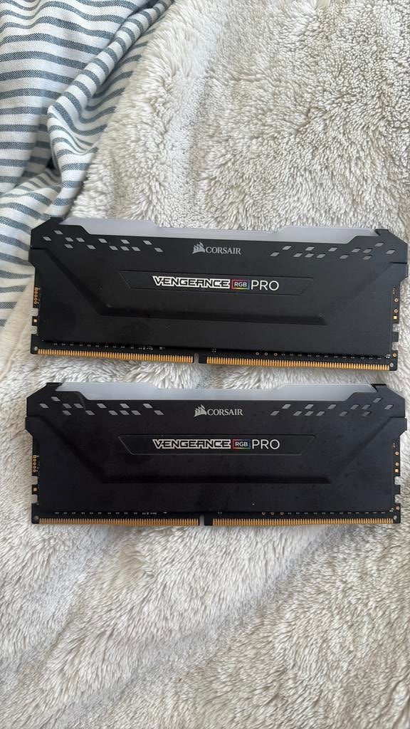 Barette de Ram Corsaire 6x8 gb, Informatique & Logiciels, DDR4, 8 GB, Enlèvement, 3000 MHz