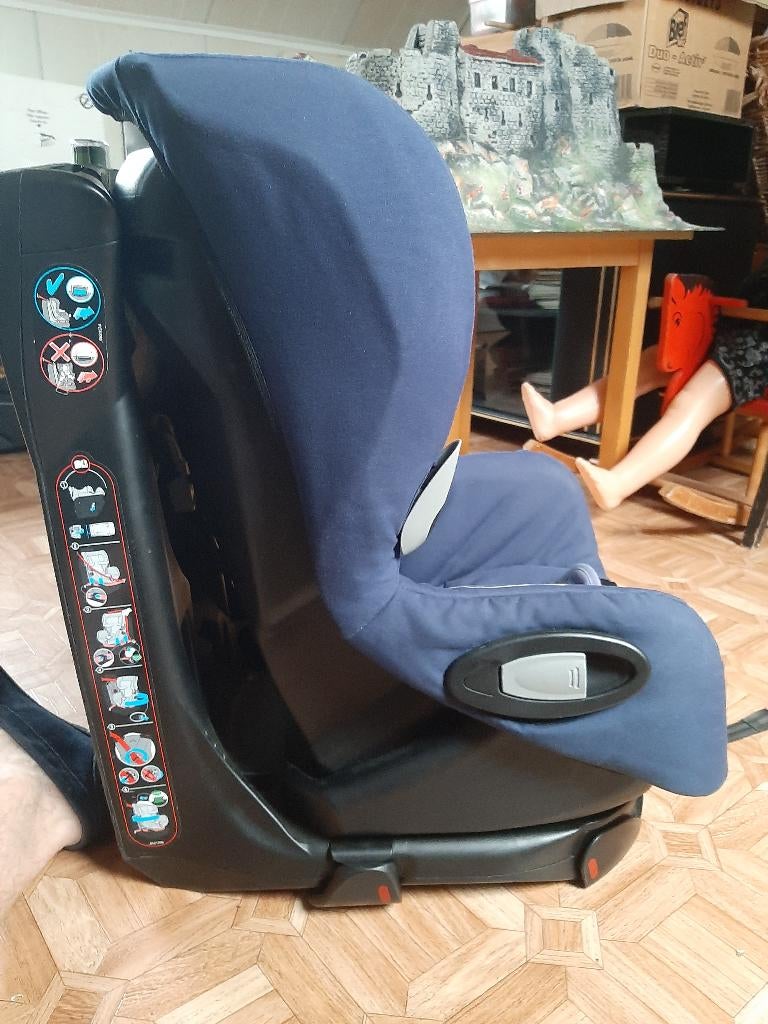 Siège auto pivotant bleu Bebeconfort AXIS., Enfants & Bébés, Sièges auto, Utilisé, Autres marques, 9 à 18 kg, Ceinture de sécurité