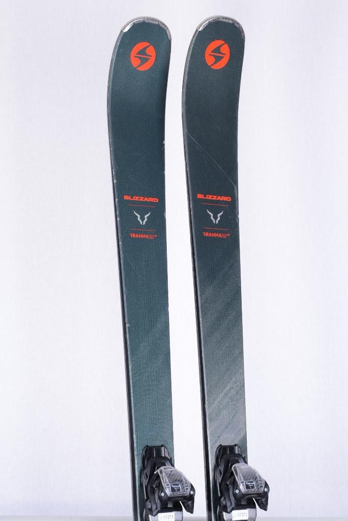 145 159 166 173 180 skis BLIZZARD BRAHMA 82 SP 2022, Sports & Fitness, Carving, Skis, 140 à 160 cm, Utilisé