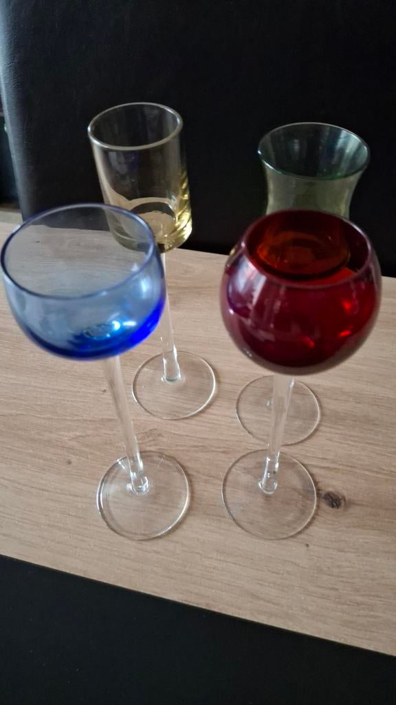 Verres à liqueur colorés sur pied 4, Ophalen