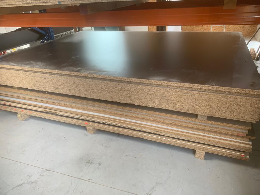Nieuwe melamine platen 28mm, Ophalen, Nieuw, Overige materialen, 20 tot 50 mm