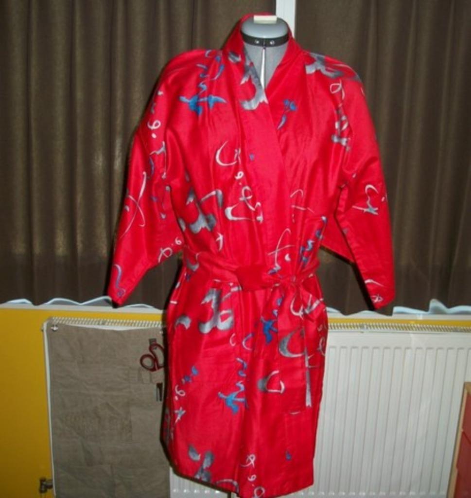 Nieuwe KIMONO maatje M met broek !, Ophalen of Verzenden, Nieuw, Maat 38/40 (M), Rood