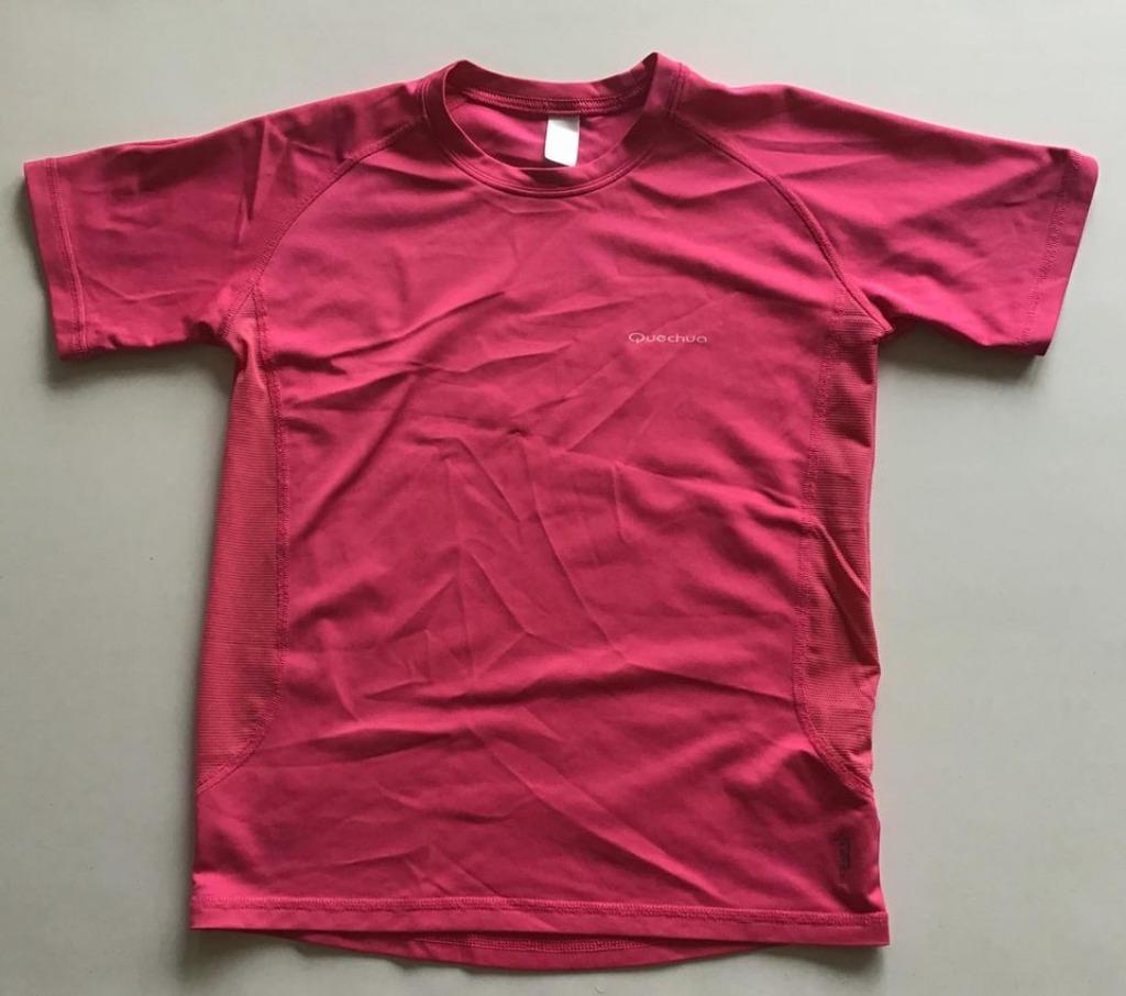 T-shirt sport Quechua fille taille 12 ans, Kinderen en Baby's, Kinderkleding | Maat 152, Ophalen, Gebruikt, Meisje, Sport- of Zwemkleding