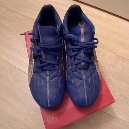 Voetbal schoenen puma maat 41, Sport en Fitness, Voetbal, Ophalen of Verzenden, Gebruikt, Schoenen
