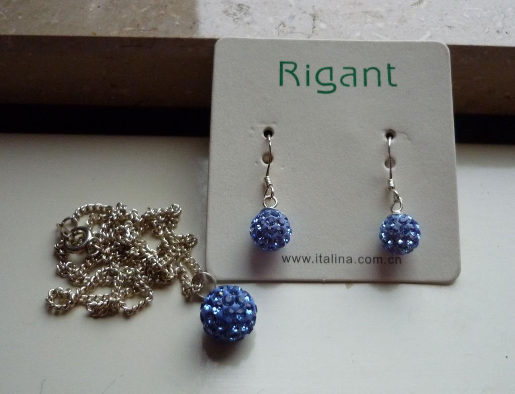 Zilverkleurig ketting hanger oorbellen bol Strass lichtblauw, Handtassen en Accessoires, Kettingen, Ophalen of Verzenden, Blauw