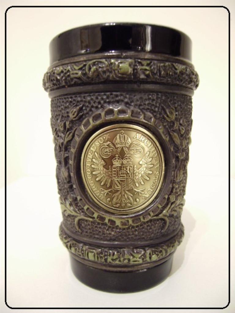 BURG-CO-TYR-1780 / ARCHID-AVST-DUX  Munt op beker., Ophalen, Oostenrijk, Losse munt, Goud