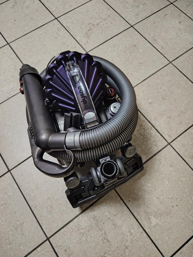 Aspirateur Dyson DC23., Enlèvement, Reconditionné, Réservoir, 1200 à 1600 watts