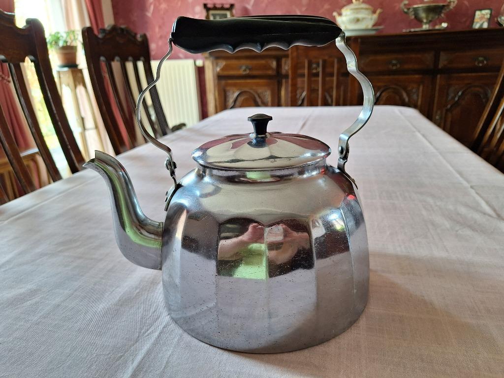 Grote waterkoker van aluminium en bakeliet, Antiek en Kunst, Ophalen of Verzenden