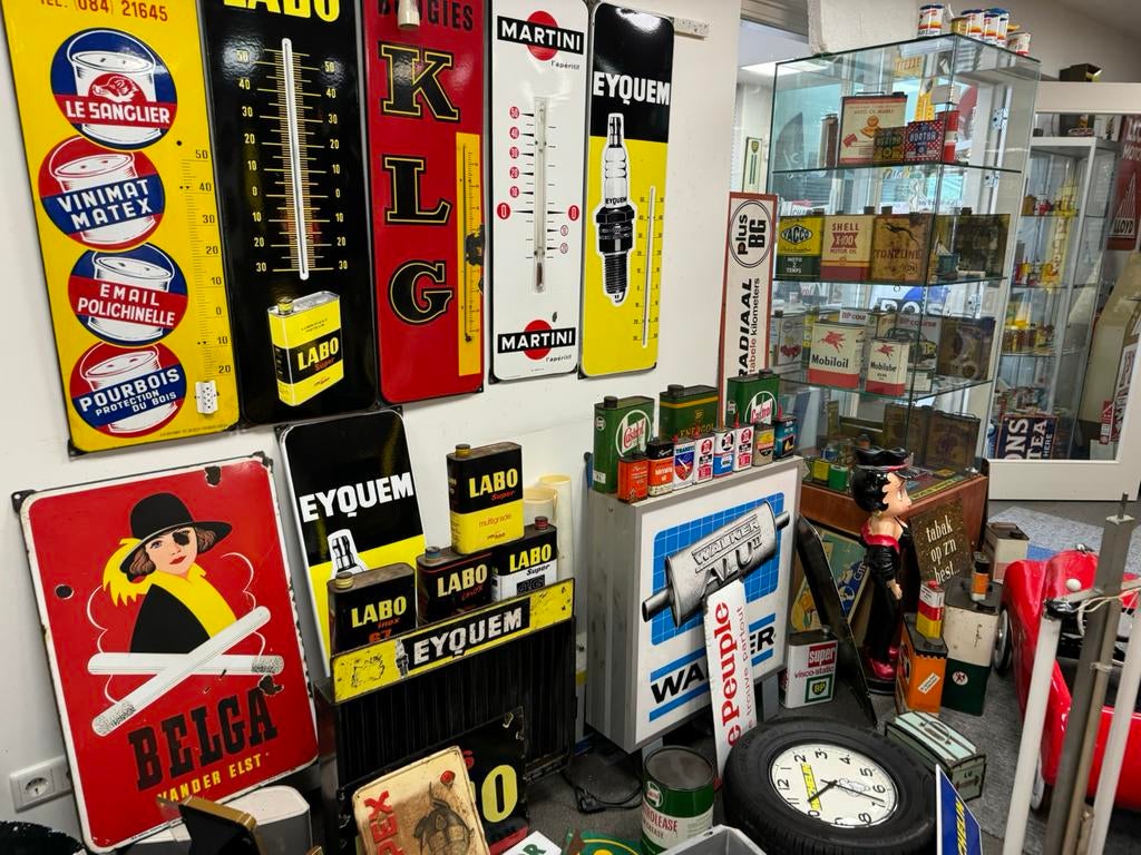 Grote voorraad olie blikken te koop, Ophalen of Verzenden, Gebruikt, Verpakking