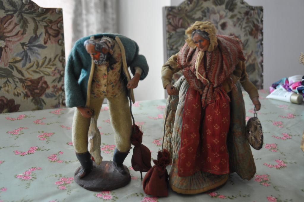 * 2 zeer oude Santons, koppel, S Jouglas, Enlèvement ou Envoi