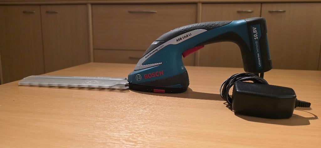 Bosch buxusschaar met batterij accu, Ophalen of Verzenden, Gebruikt, Accu, BOSCH