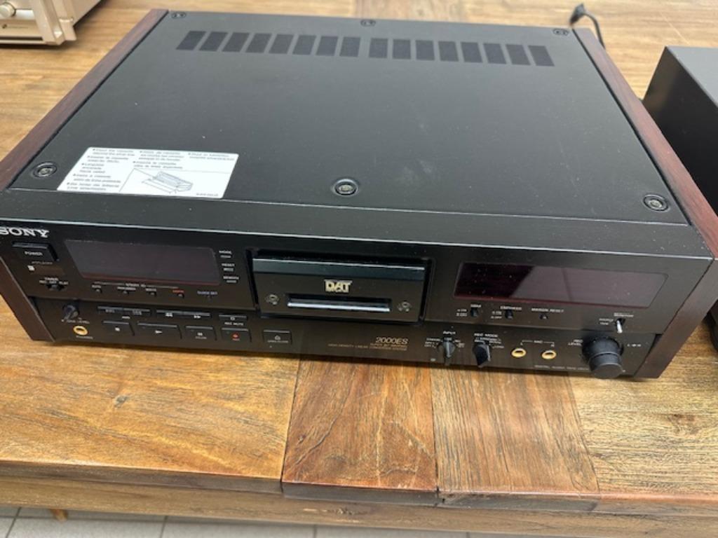 Enregistreur DAT DTC-2000ES, TV, Hi-fi & Vidéo, Decks cassettes, Simple, Sony, Commandes tactiles, Tape counter, Enlèvement ou Envoi