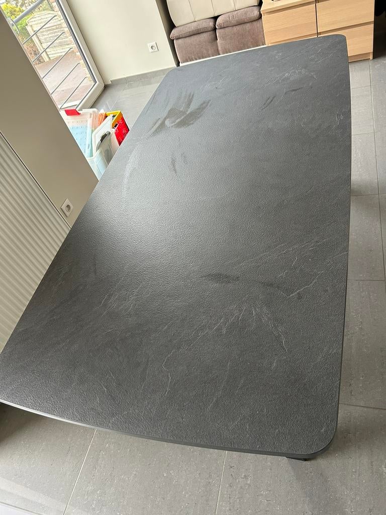 Eettafel, Enlèvement, Comme neuf