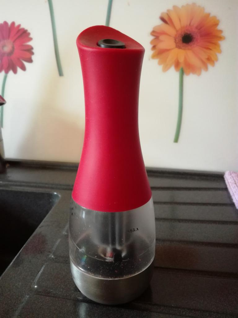 Moulin à poivre électrique 8€ J'ai  2 autres moulins, Enlèvement, Comme neuf