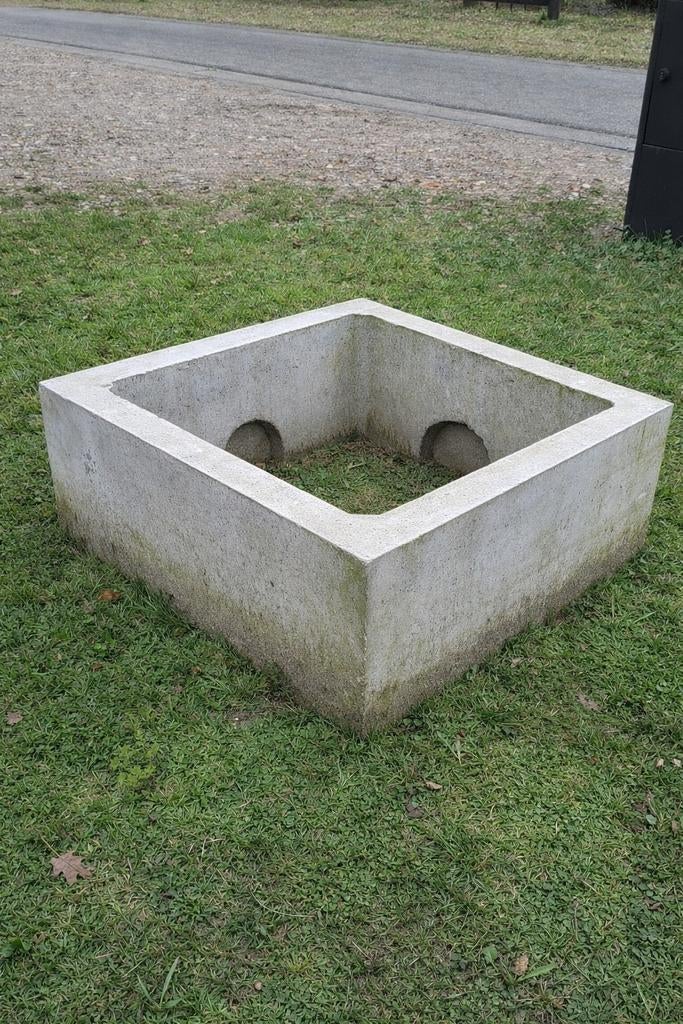 Betonnen opzetstuk, Ophalen, Zo goed als nieuw