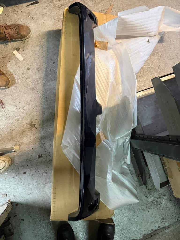 Nieuwe kofferspoiler Mitsubishi pajero V80 blauw, Ophalen