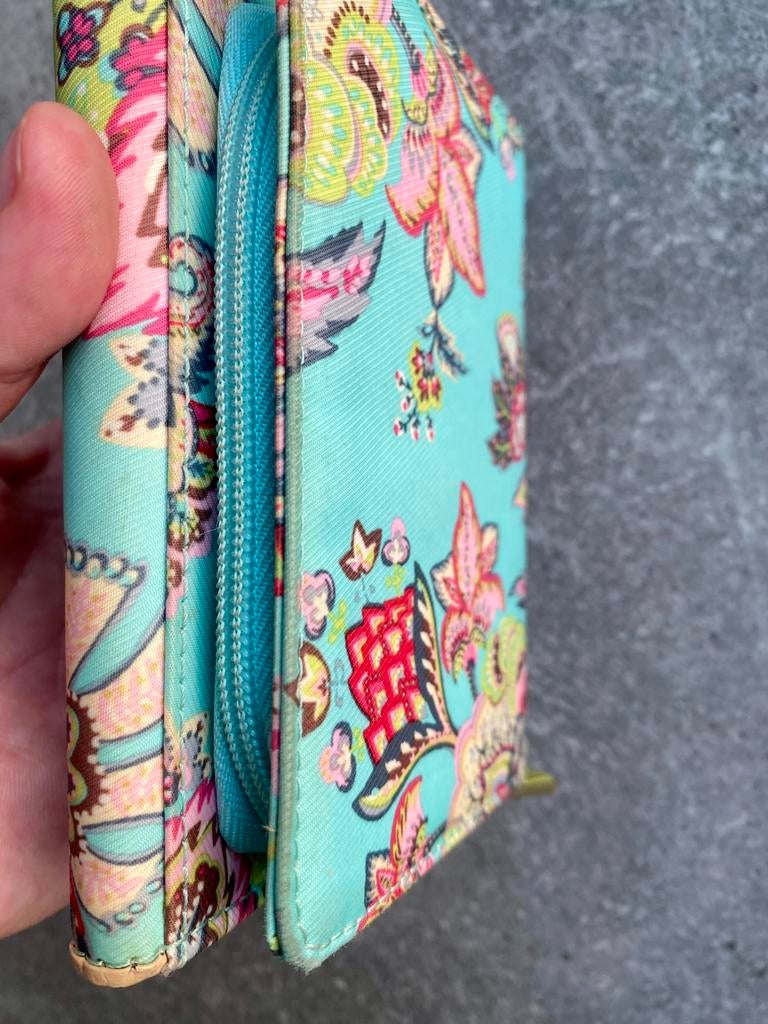 Oilily vintage blauw gebloemde portemonnee geldbeugel, Enlèvement ou Envoi, Utilisé, Bleu, Oilily