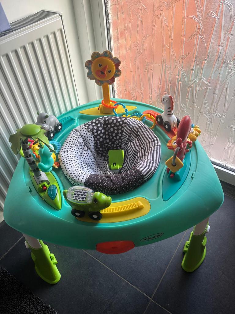 Infantino speeltafel met zitje 3 in 1 speeltafel voor baby’s, Ophalen, Zo goed als nieuw
