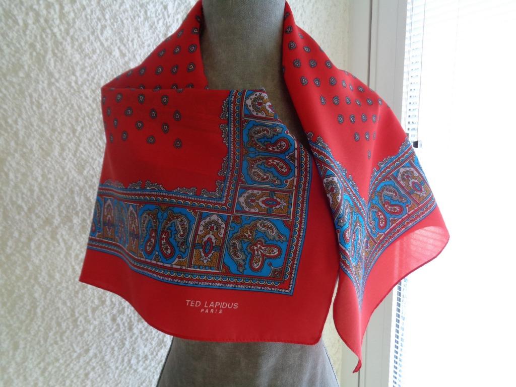 Foulard rouge imprimé Ted Lapidus Paris, Ted Lapidus Paris, Enlèvement ou Envoi, Porté