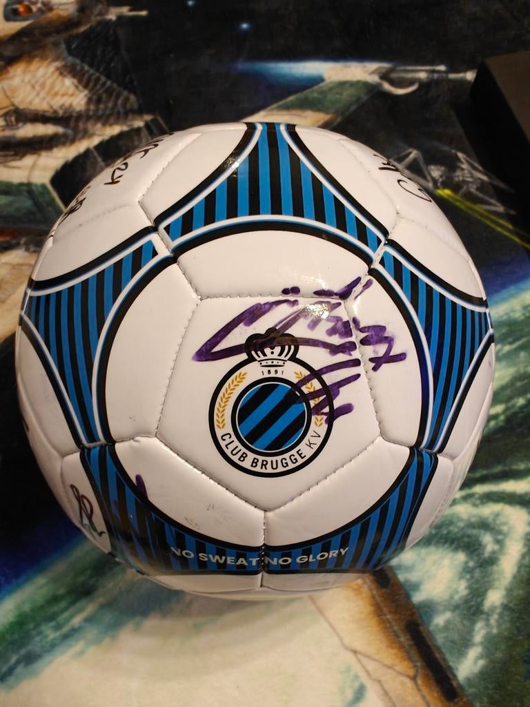 Gesigneerde voetbal Club Brugge, Verzamelen, Sportartikelen en Voetbal, Ophalen of Verzenden