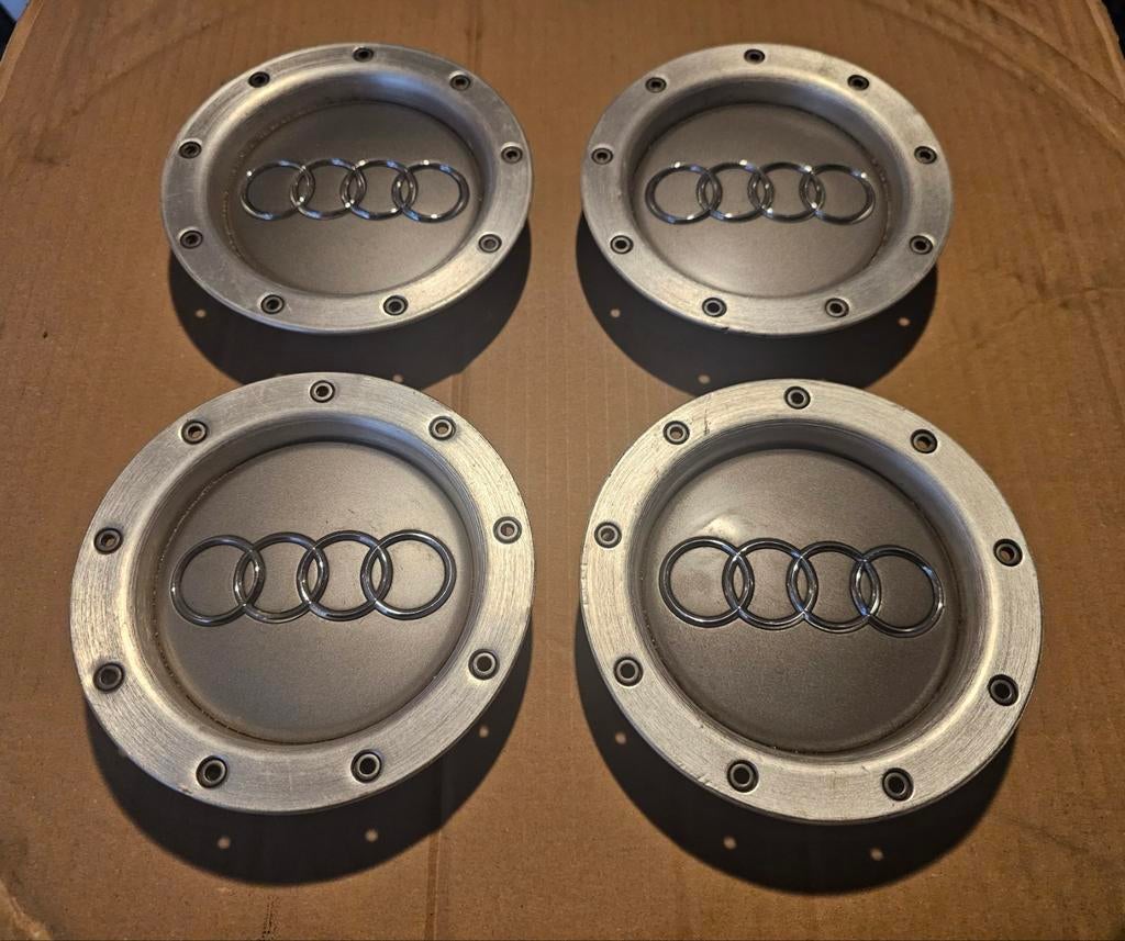 Audi RS4 caps 8DO601165K, Ophalen, Zo goed als nieuw