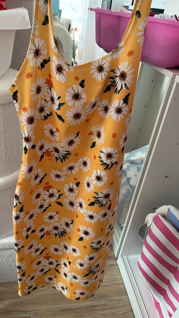Robe zara fleurs jaune M, Enlèvement ou Envoi