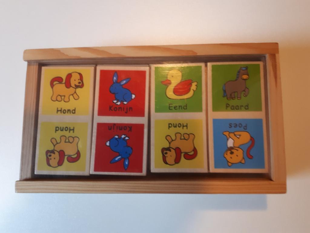 Houten domino in mooi doosje met woordjes onder de tekening, Enlèvement ou Envoi, Comme neuf