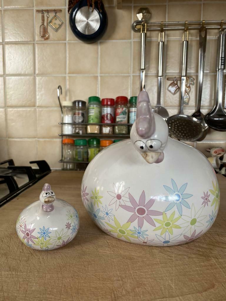 Lot de 2 anciennes poules j Line la maman xL