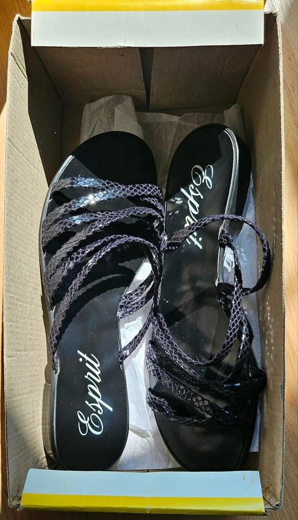Te koop dames elegante slippers, Kleding | Dames, Schoenen, Ophalen, Slippers