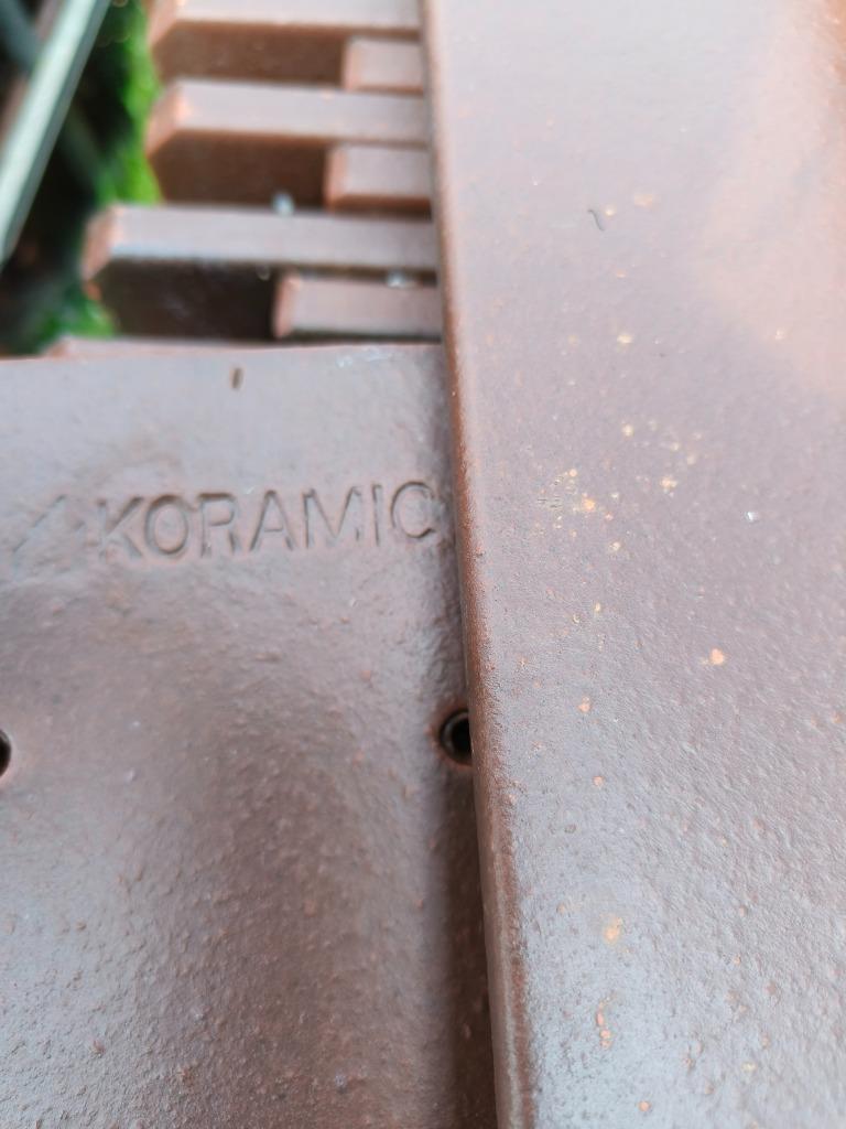 1500 NIEUWE PLATTE KORAMIC DAKPANNEN ROOD, Ophalen, Steen of Klei, Nieuw, Dakpannen