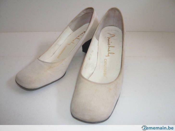 Paire chaussures "Michiels" 38, tissus beige clair, peu port, Vêtements | Femmes, Enlèvement, Porté, Beige, Autres types