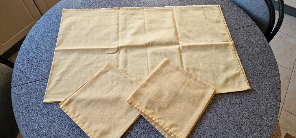 Linge de table en coton divers  lire l'annonce, Enlèvement, Utilisé, Set de table