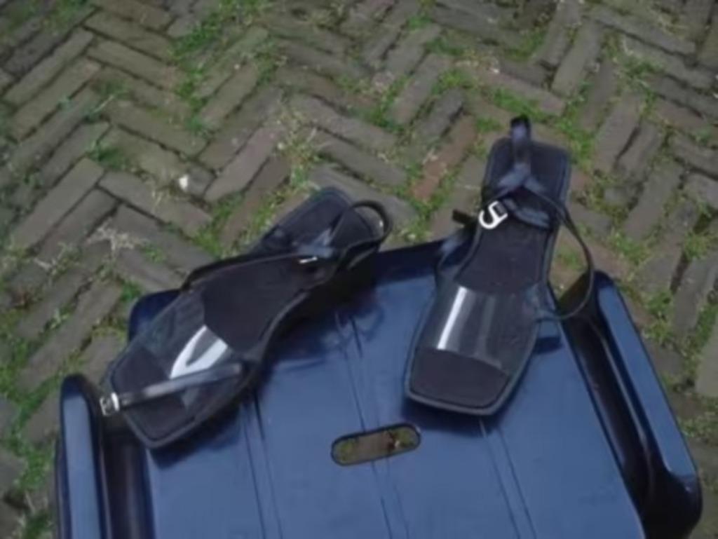 Gratis verzenden nieuwe zwarte plateau sandalen mt 36, Verzenden, Zwart, Nieuw, Sandalen of Muiltjes