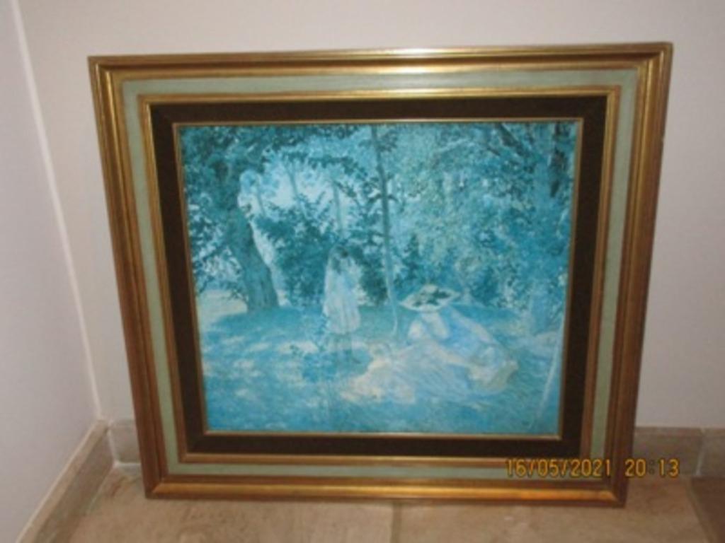 Peintures à huile encadrées, Enlèvement