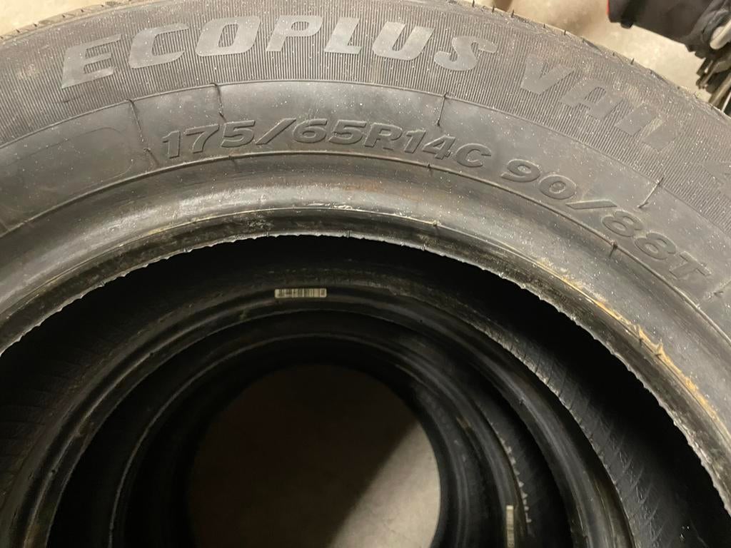 4 pneus de voiture neufs, Enlèvement, Neuf