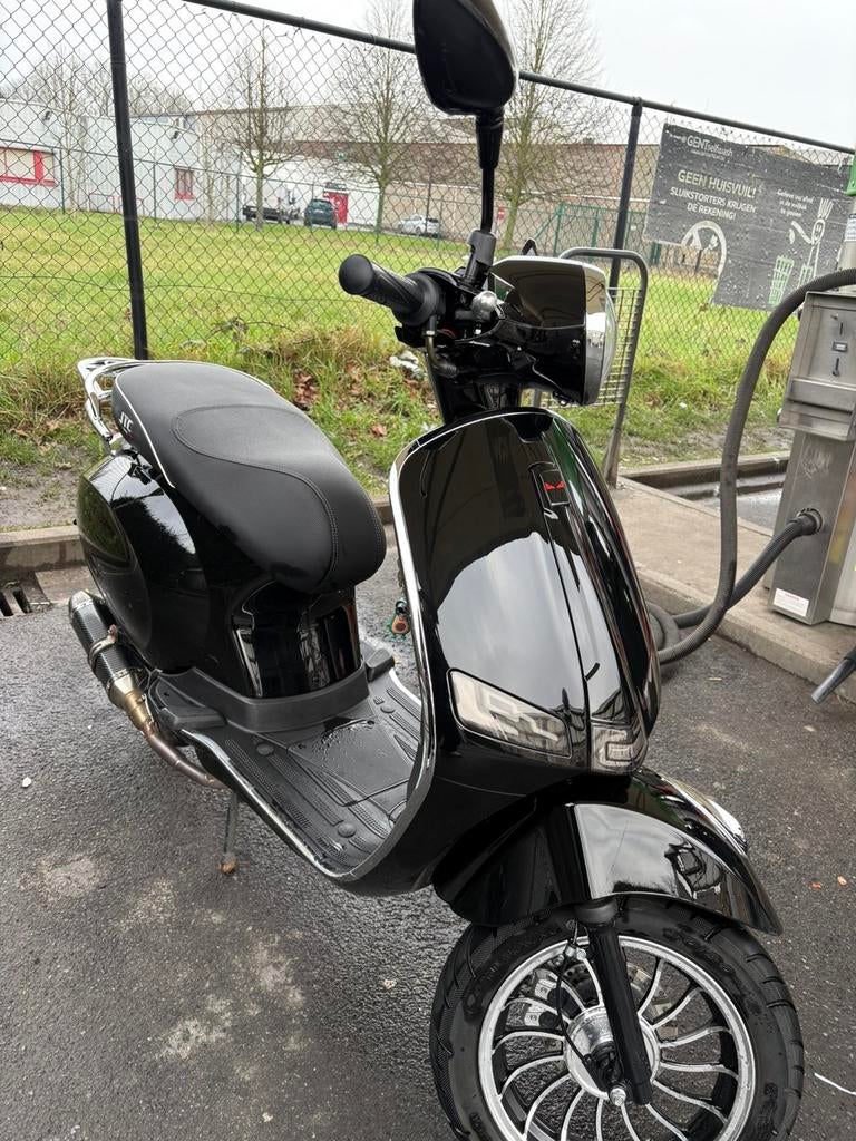 jtc milano, Fietsen en Brommers, Ophalen of Verzenden, Zo goed als nieuw, Vespa