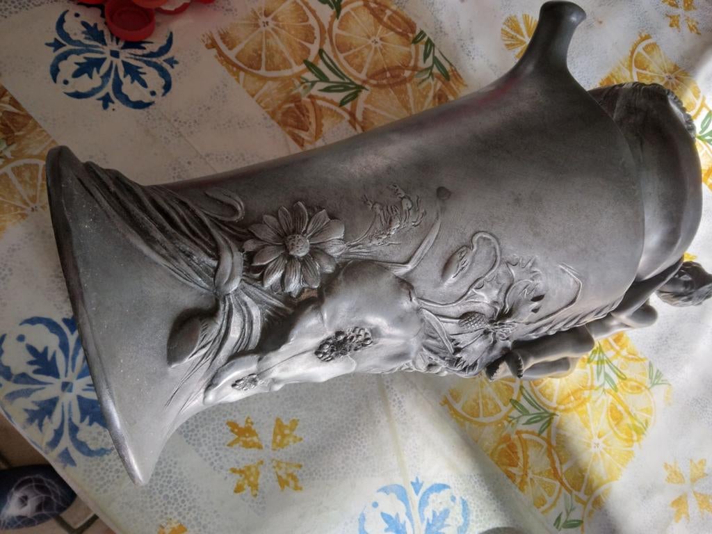 Art nouveau vaas, Enlèvement