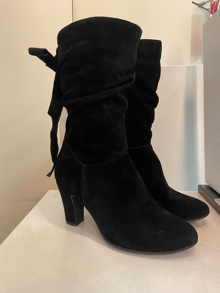 Bottes en daim Tamaris noires taille 37, Tamaris, Enlèvement ou Envoi, Comme neuf, Boots et Botinnes